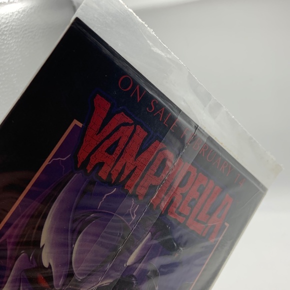 Vintage 1995 Vengeance of Vampirella Comic Book Sealed with Card - Picture 7 of 7